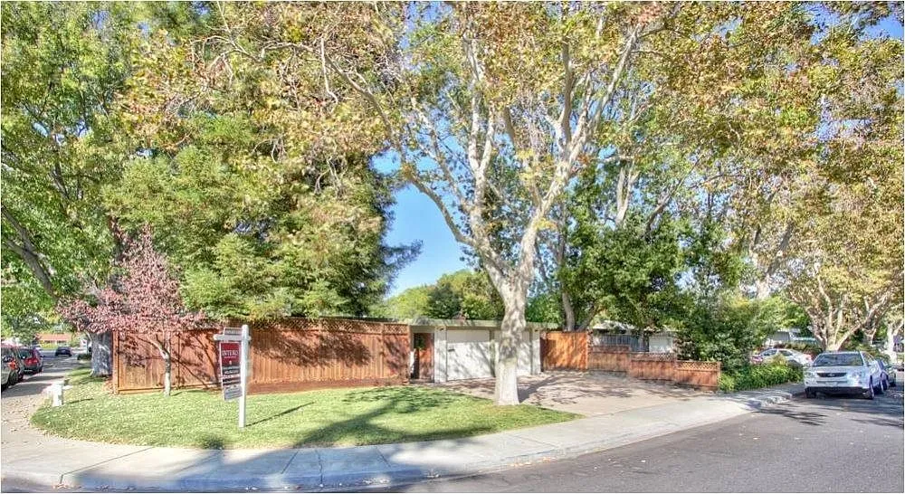 3091 Atherton Dr photo 1