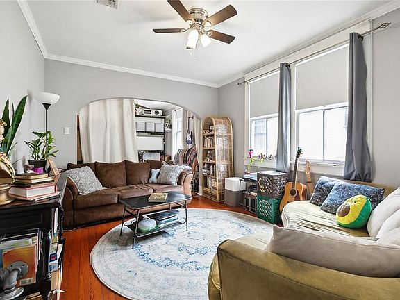 4th image of 809-11 Wilson Dr