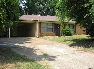 105 Bellview Dr, Palestine, TX 75803