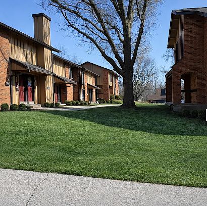 1st image of 3582 Pershall Rd #F48df46d5