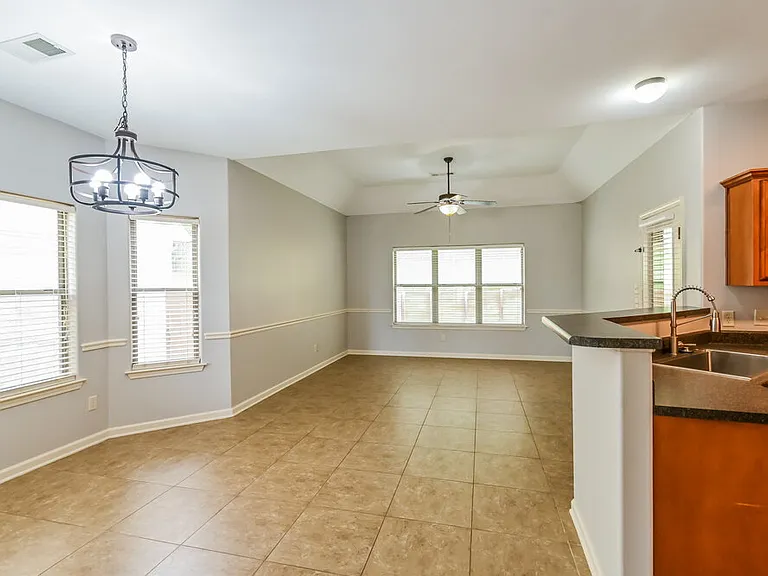 305 Garden Springs Dr — Photo 8