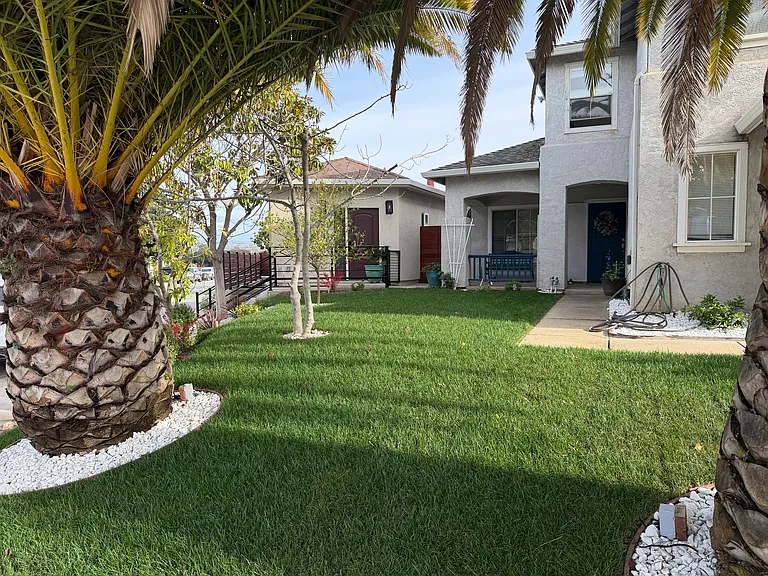 752 Vinca Ct — Photo 1
