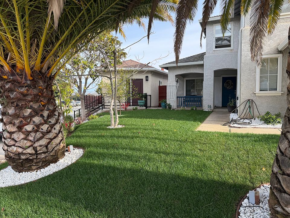 1st image of 752 Vinca Ct