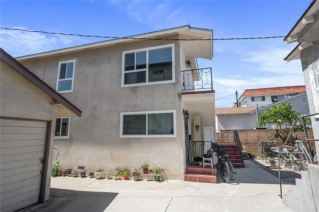 1267 W 7th St — Photo 1