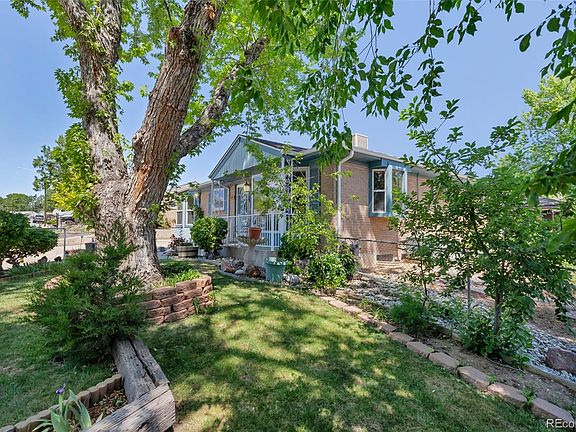4th image of 329 E 109th Avenue