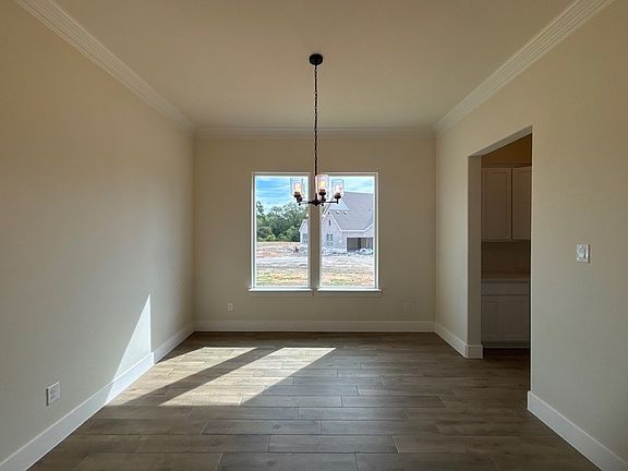 5th image of 703 Deer Dale Ct