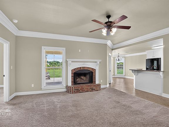 2nd image of 158 Lakeside Dr