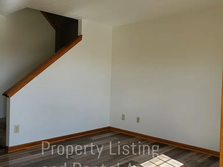 121 Hughes Rd — Photo 7