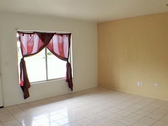2nd image of 164 La Paz Dr