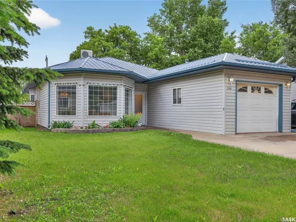 206 2nd, Hague, SK S0K 1X0
