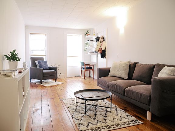 3rd image of 313 12th St #1