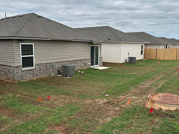 4th image of 11620 Annette Dr
