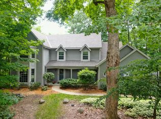 11941 W Whitaker Ave, Greenfield, WI 53228