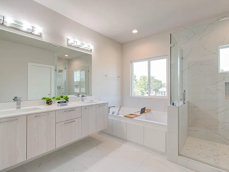 5215 Noble St #B — Photo 14