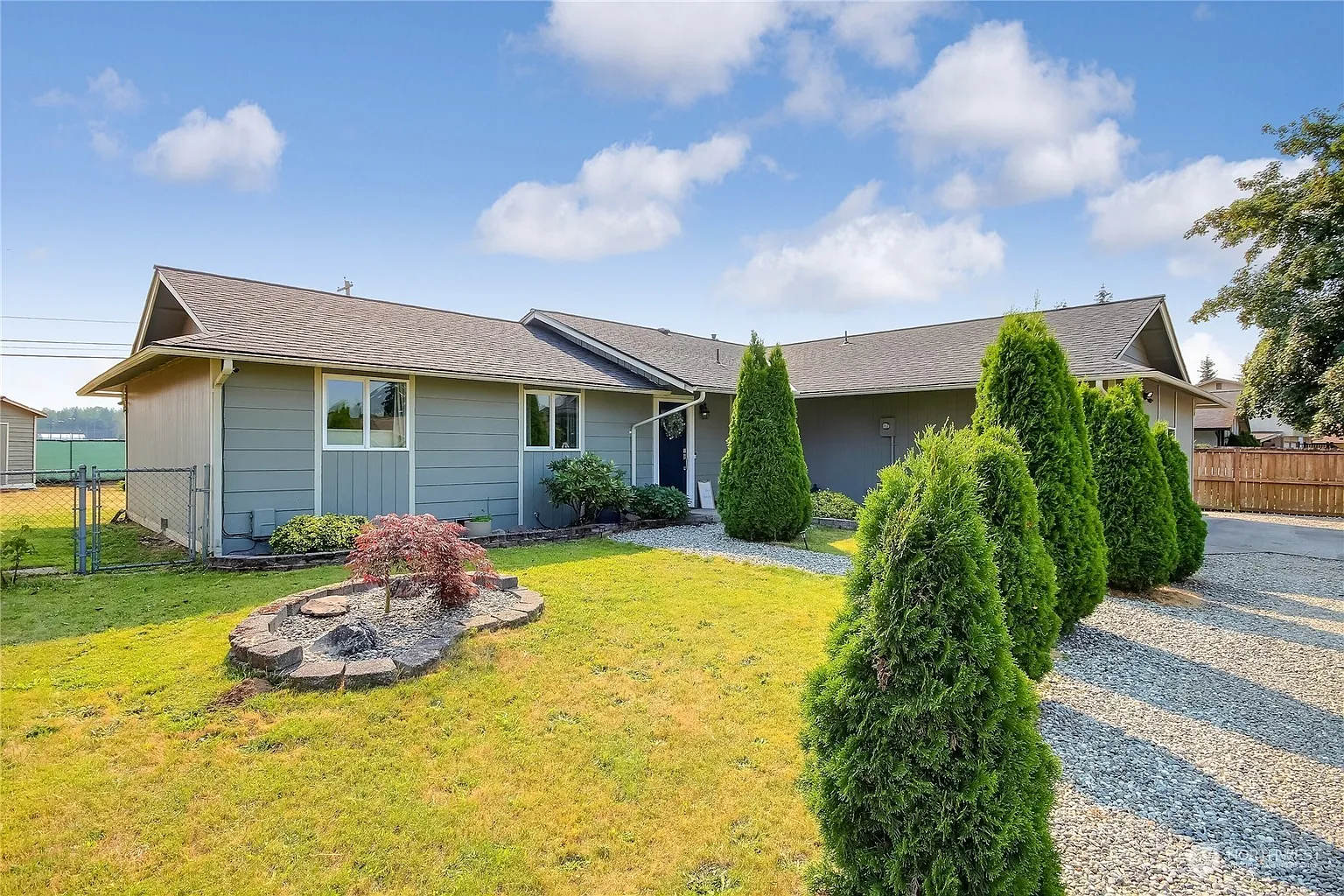 10913 54th Dr NE photo 1