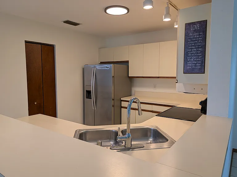 517 Bearded Oaks Cir — Photo 12