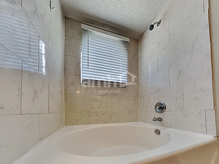 1215 Summer Springs Dr — Photo 10