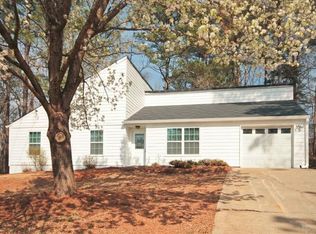 223 Apple Branch Dr, Woodstock, GA 30188