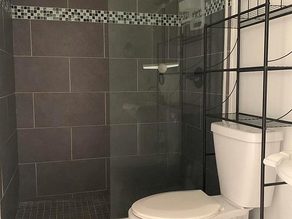 3rd image of 5186 NE 6th Ave #210