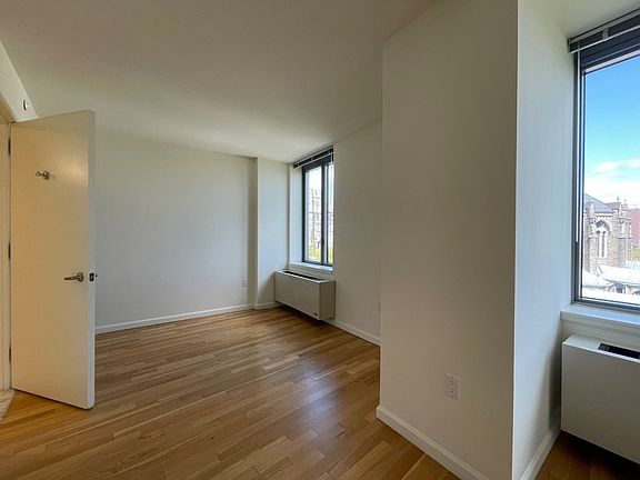 5th image of 1 Morningside Dr APT 1917