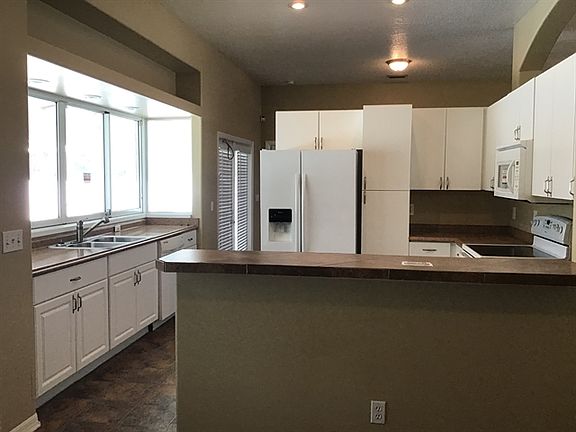 4th image of 2021 SW Janette Ave