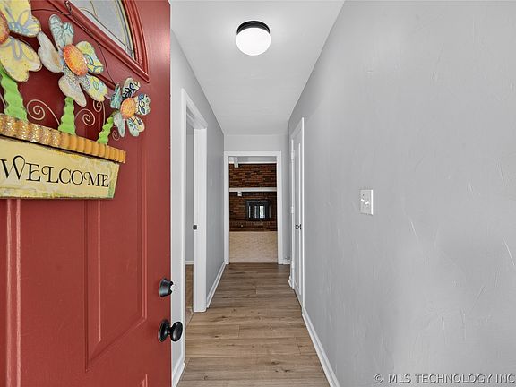 3rd image of 1815 Woodland Rd