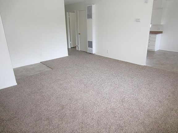 3rd image of 11180 Poplar St APT 3
