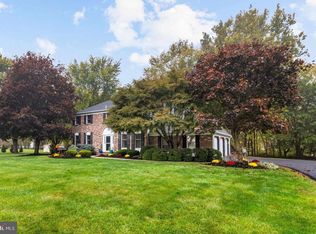 325 Foxcroft Dr, Ivyland, PA 18974
