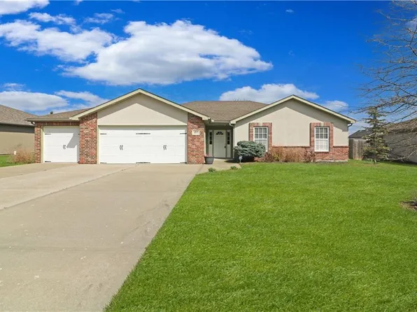 1215 Kimmy Ln, Warrensburg, MO 64093