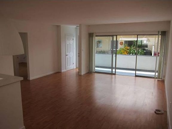 3rd image of 11917 Kiowa Ave APT 3