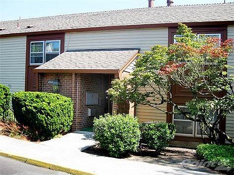 Beautiful King City 2BR 2BA View condo