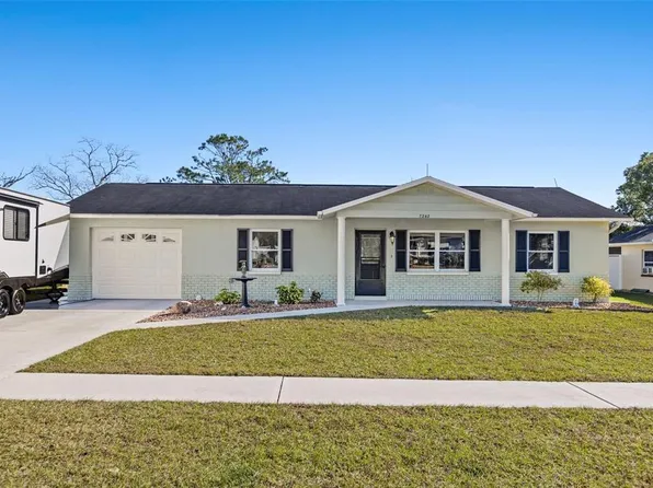 7242 Ashland Dr, Zephyrhills, FL 33540