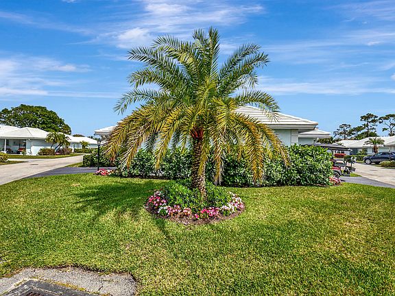 3rd image of 12 Slash Pine Drive