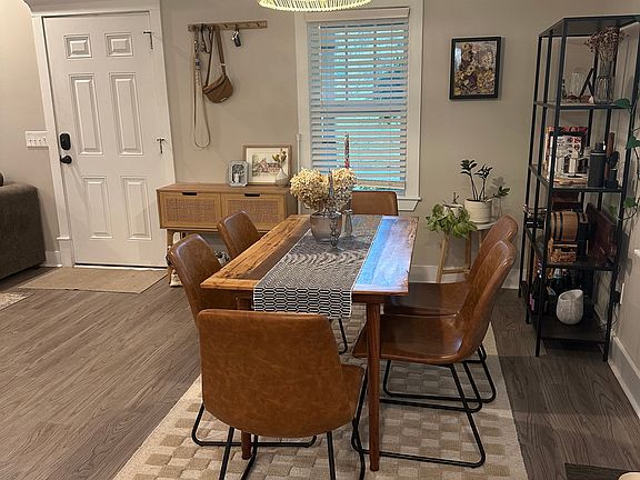 3rd image of 2900 Woods Pl