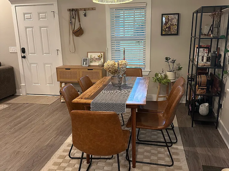 2900 Woods Pl — Photo 3