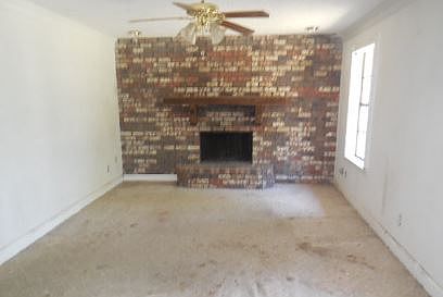 3rd image of 349 Saint Andrews Blvd