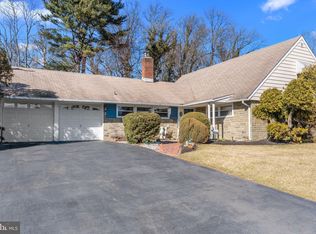 21 Red Rose Way, Levittown, PA 19056