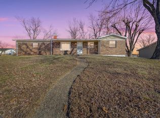 19 Griffin Dr, Saint Peters, MO 63376