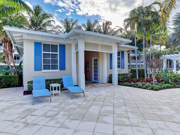 444 Bay Colony Dr N — Photo 18