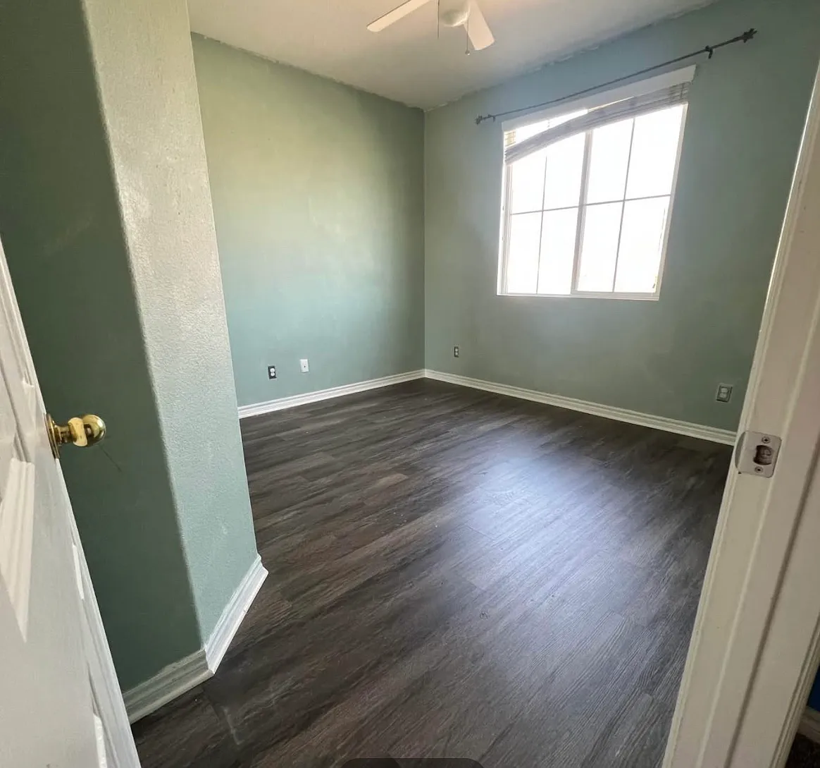 Wisteria Ln, Fontana — Photo 2