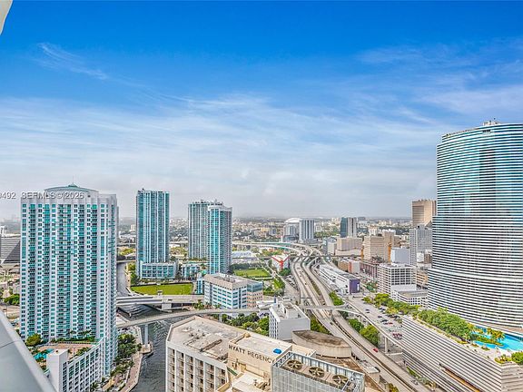 5th image of 200 Biscayne Boulevard Way APT 3209