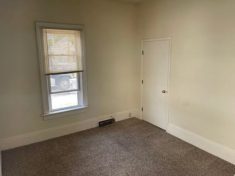 514 W Lincoln Ave — Photo 17