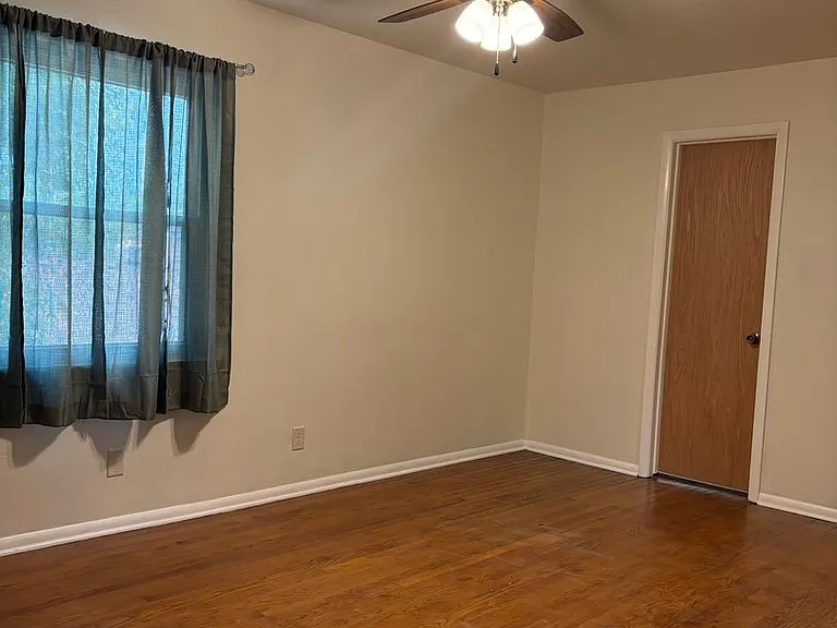 4401-4407 Eastridge Dr — Photo 34