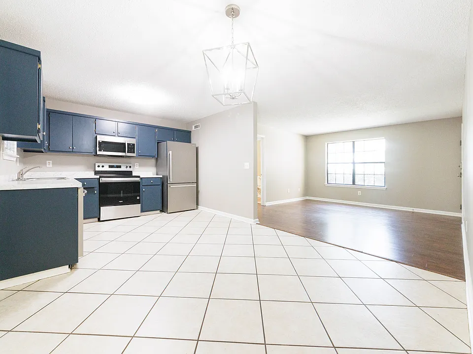 2027 S Milledge Ave #2