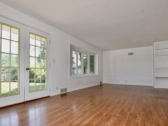 3rd image of 815 Glenwood Ave