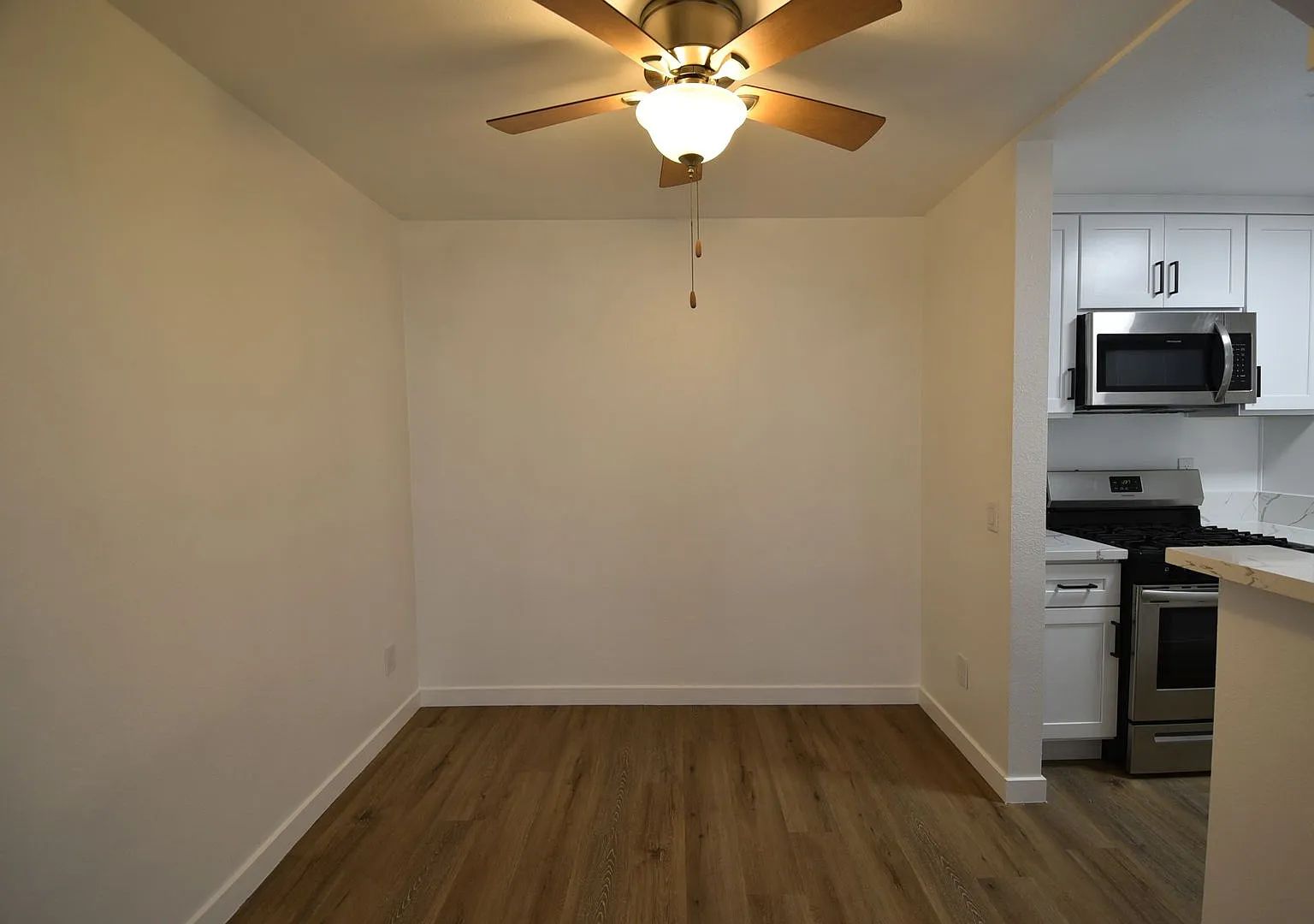 11035 Otsego St — Photo 4