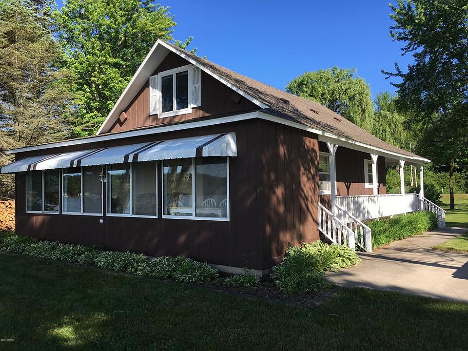 1st image of 8968 S Redwood Dr