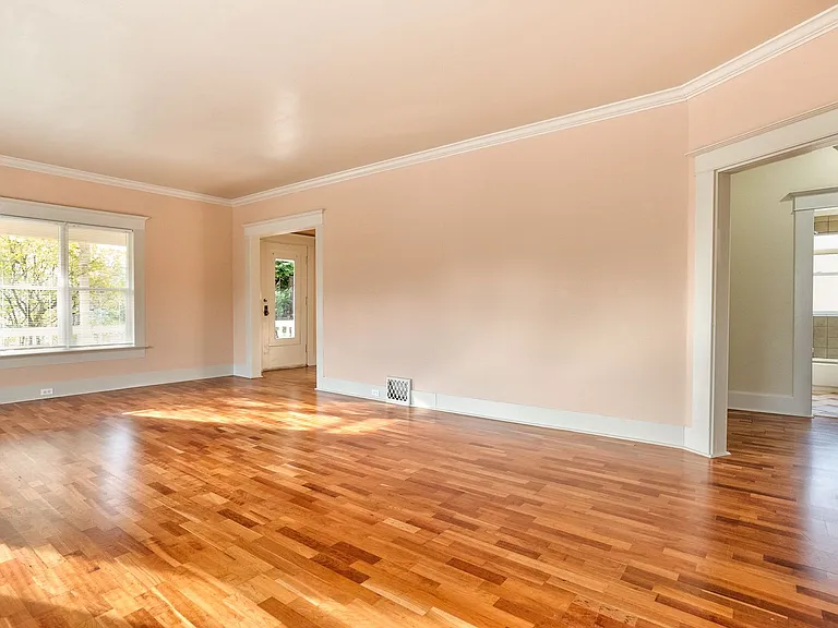1424 N Northgate Way - SAM — Photo 2