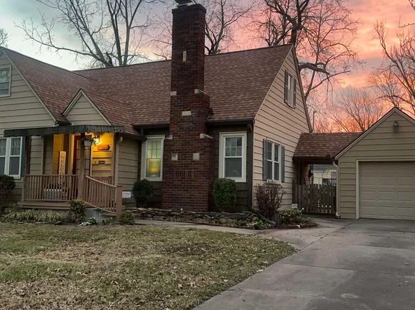 1238 SW Collins Ave, Topeka, KS 66604