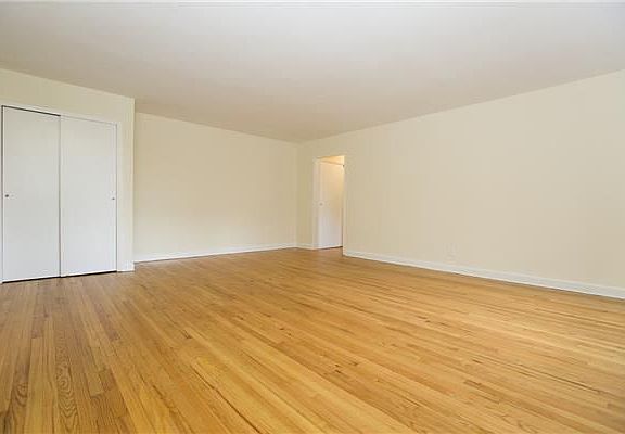 3rd image of 10507 66th Ave #5F
